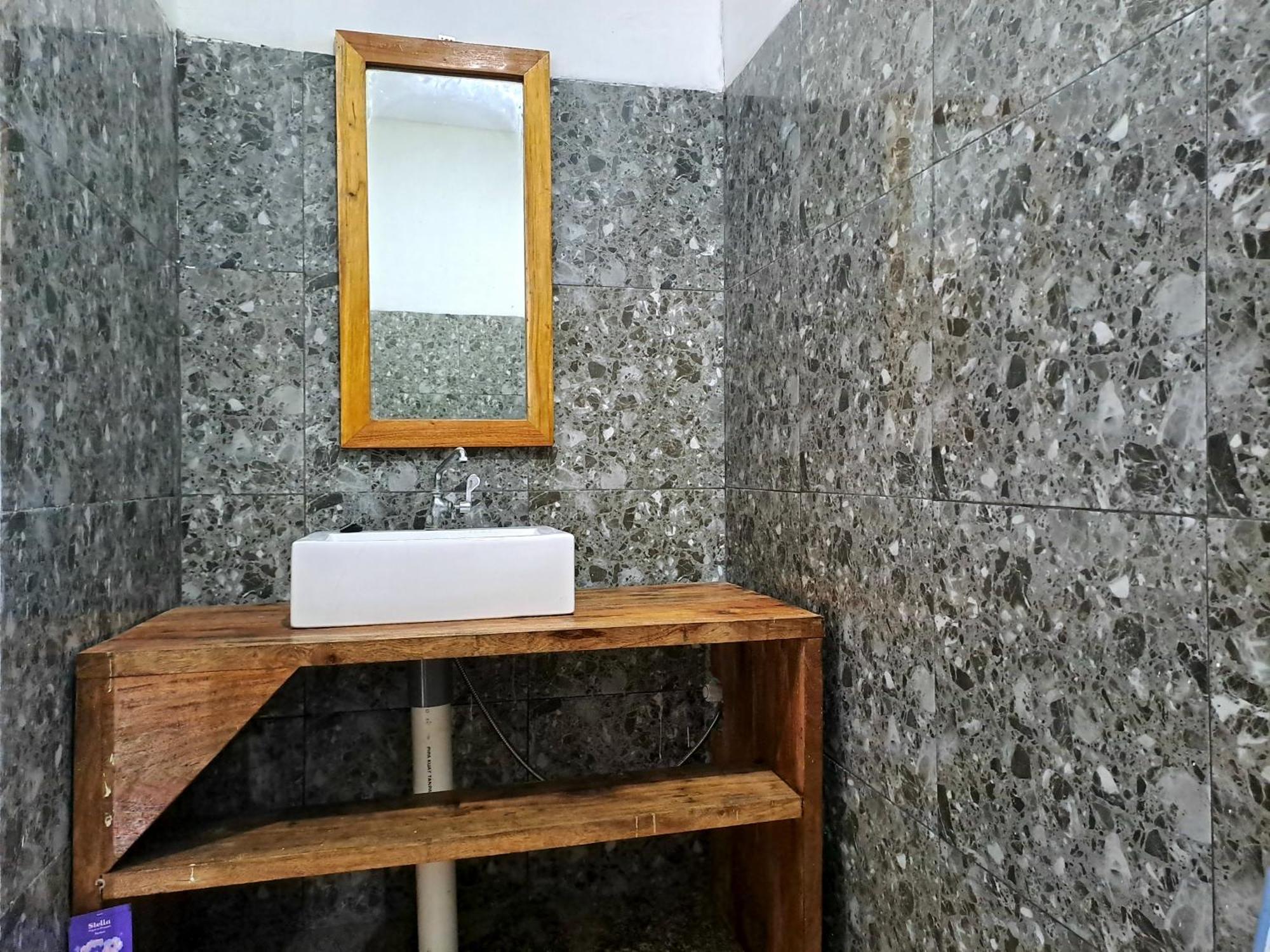 Village Corner Homestay Kuta  Bagian luar foto